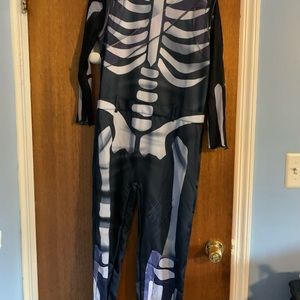 Excellent conditionFORTNITE SKULL TROOPER COSTUME